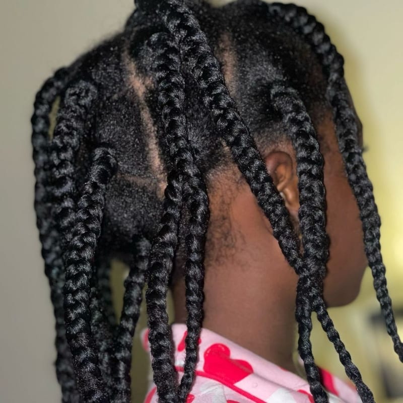 Afia's daughter at Summer Hair School, photo 1
